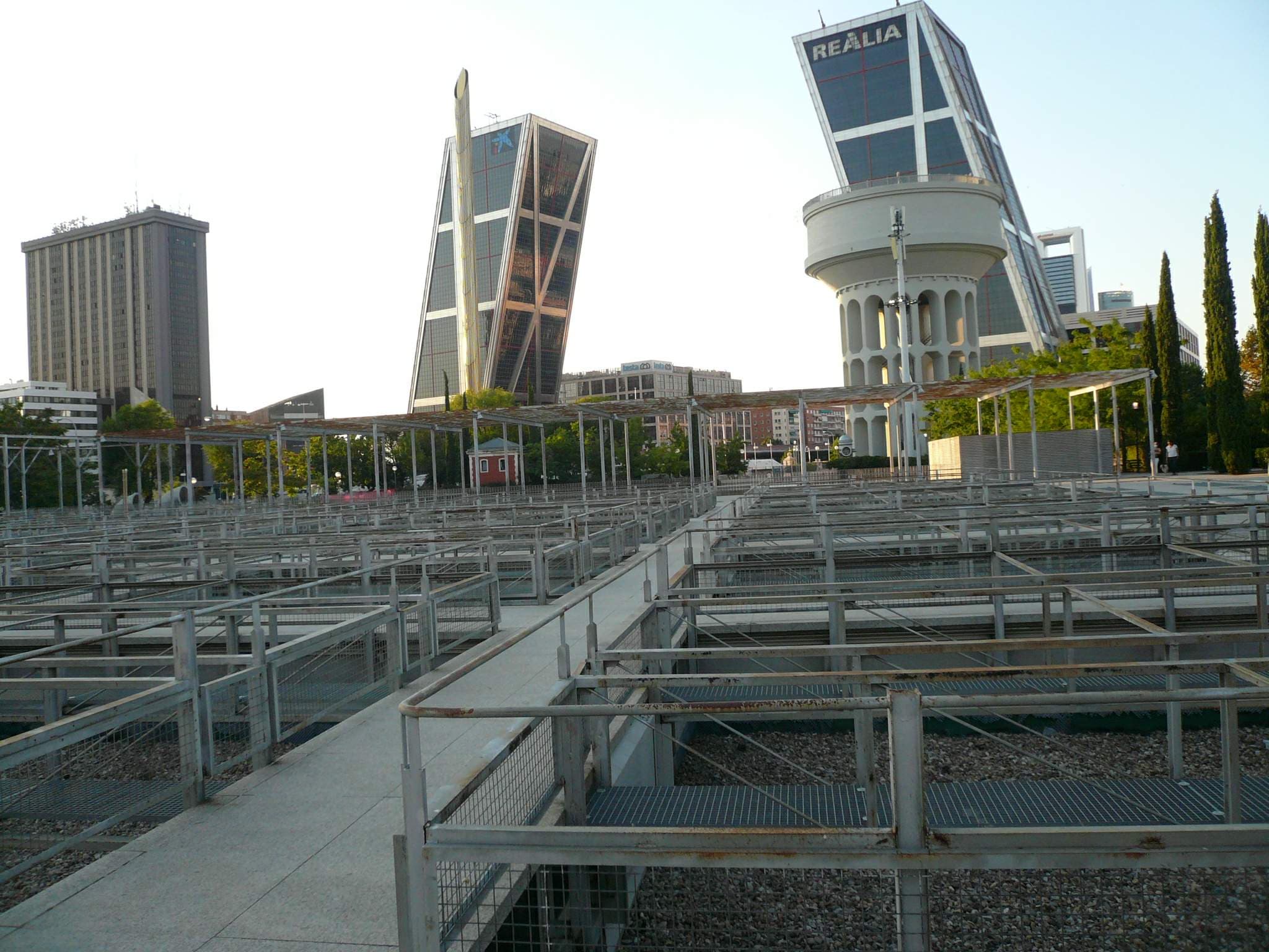 The area around Sala Castellana 214 at Plaza de Castilla, photographed in 2022.