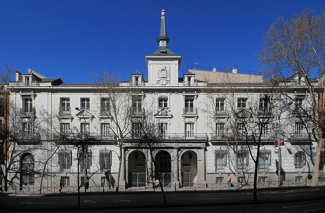 Facade of the building now housing Casa de México on Calle de Alberto Aguilera, photographed in 2017.